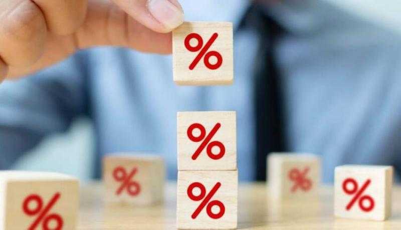 بنك الكويت الوطني يتوقع خفض سعر الفائدة في مصر 400 نقطة أساس حتى أكتوبر 2025