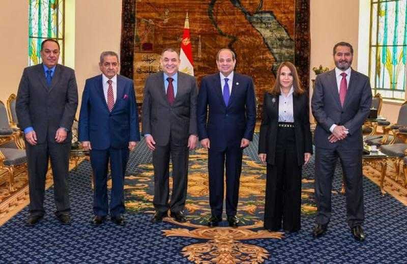 الرئيس السيسي يؤكد الدور المحوري لرجال الأعمال والصناعة في دفع التعاون الثنائي بين مصر والكويت