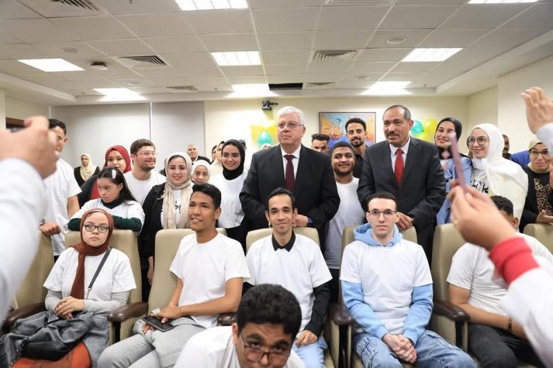 وزير التعليم العالي يوجه بالاستمرار في تطوير أداء المعاهد العليا