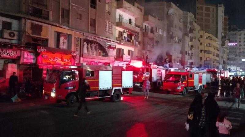 محافظ الشرقية يُتابع حريق محل أقمشة ونقل 3 إصابات لتلقي العلاج