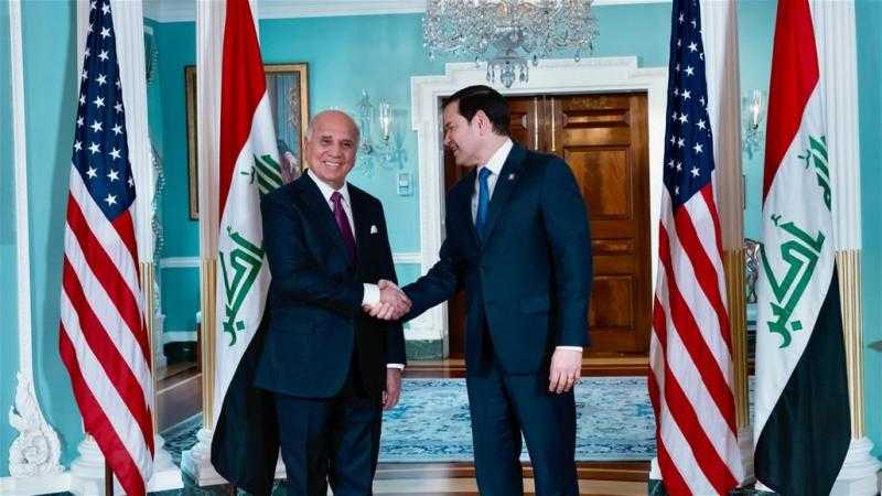 وزير الخارجية العراقي يؤكد لنظيره الأمريكي أهمية إعادة النظر في التحذيرات الأمنية المتعلقة بالعراق