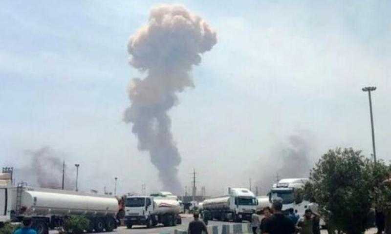 انفجار ضخم يهز ميناء شهيد رجائي في بندر عباس جنوب إيران.. فيديو