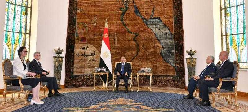 الرئيس السيسي يستعرض الجهود المصرية الرامية إلى وقف إطلاق النار في قطاع غزة