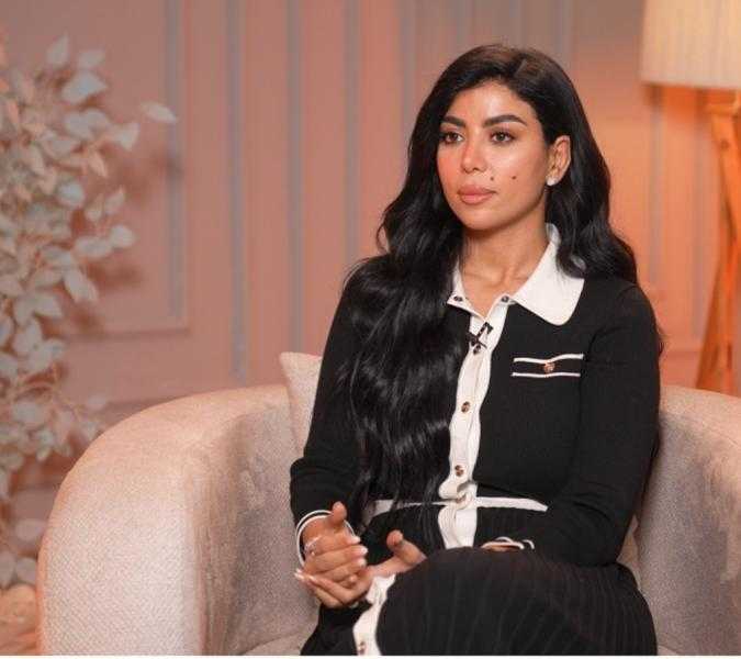 كارولين عزمي: أول قصة حب في حياتي كانت مؤلمة