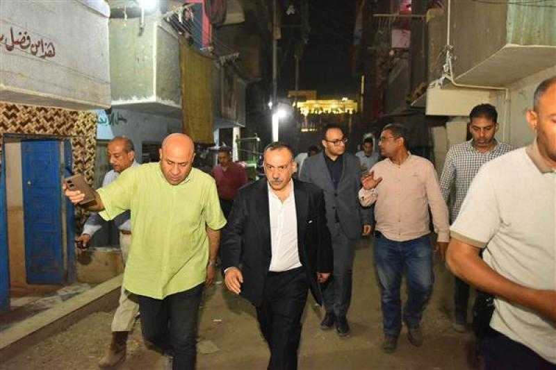 محافظ أسيوط يتفقد موقع انهيار منزل في حي غرب