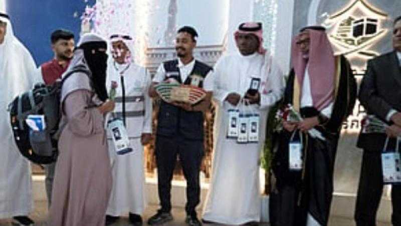 مطار محمد بن عبدالعزيز الدولي يستقبل طلائع ضيوف الرحمن لأداء مناسك الحج