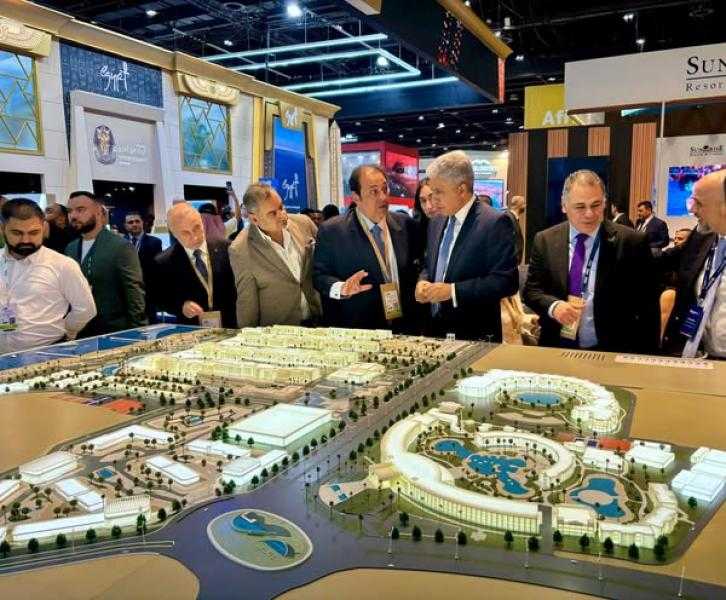 وزير السياحة يفتتح الجناح المصري المُشارك في معرض سوق السفر العربي (2025 ATM) بدبي