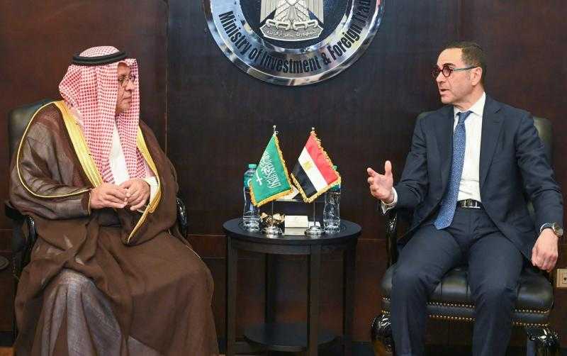وزير الاستثمار والتجارة الخارجية يلتقي الأمين العام للمجلس التنسيقي المصري السعودي