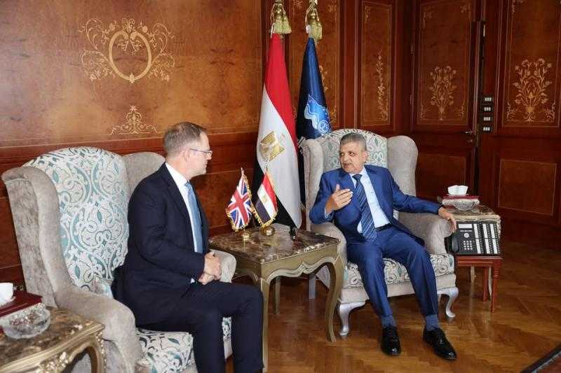 الفريق أسامة ربيع يبحث سبل التعاون المشترك مع السفير البريطاني