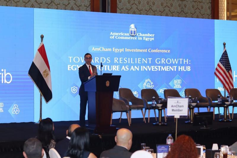 وزير الاستثمار يشارك بمؤتمر الاستثمار لغرفة التجارة الأمريكية بالقاهرة