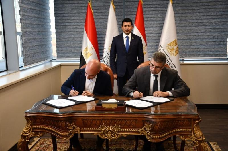 وزير الشباب والرياضة يشهد مراسم توقيع بروتوكول تعاون مع شركة ”MQR” لإنشاء مشروع ”مكاني”