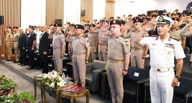 وزير الدفاع يشهد بحثاً إستراتيجياً حول تأثير سياسات الدول الكبرى على الأمن القومي المصري