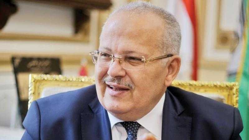 الخشت يوقع كتابه ”موسوعة الأديان العالمية” في معرض أبوظبي الدولي للكتاب 2025