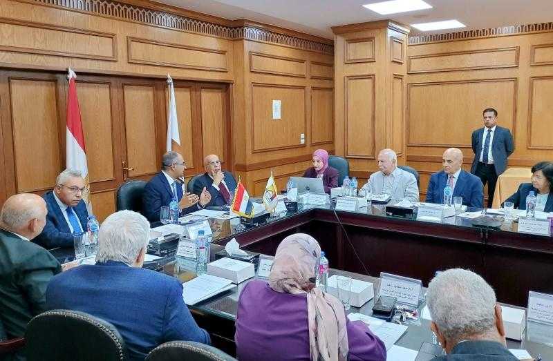 نائب وزير الإسكان يعقد اجتماعًا موسعًا مع اللجنة التنسيقية العليا لتحديث منظومة أكواد مياه الشرب والصرف الصحي