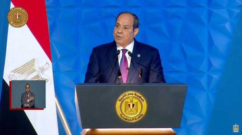 الرئيس السيسي: عمال مصر شريك أساسي في تحقيق النهضة جنبا إلى جنب مع أصحاب الأعمال