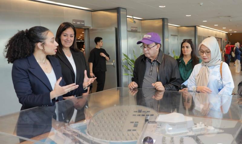 مكتبة الإسكندرية تستقبل وزير مالية إندونيسيا الأسبق