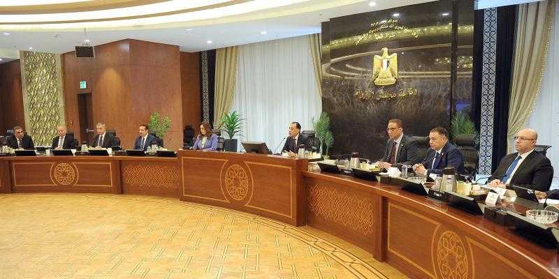 مدبولى: مواجهة مخالفات البناء والتعديات على الأراضى الزراعية جزء من تقييم أداء أي محافظ