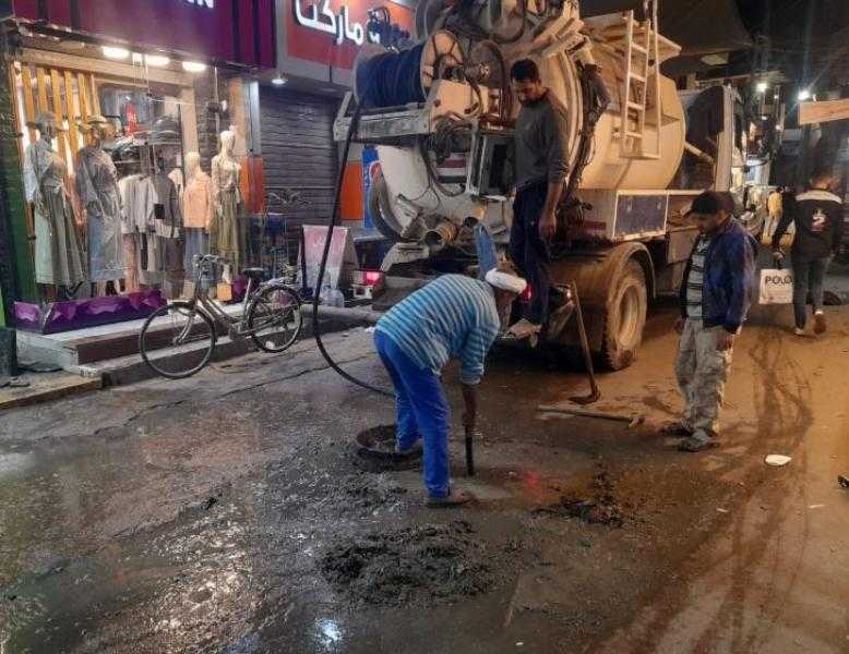 محافظ كفر الشيخ يأمر بإصلاح عاجل لعطل الصرف الصحي في شارع عبدالعال بدسوق