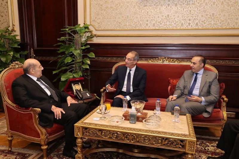 وزير الاتصالات لـ مجلس الشيوخ: الدولة تولي اهتمامًا كبيرًا للأمن السيبرانى من خلال اعتماد استراتيجيات لتأمين البنى التحتية للاتصالات