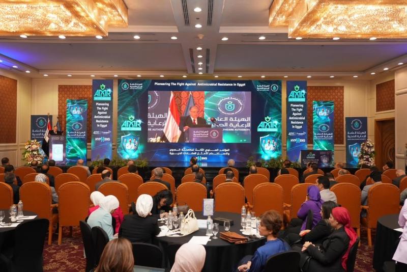 رئيس هيئة الدواء المصرية يشارك في فعاليات المؤتمر الطبي الثالث للاستخدام الأمثل للمضادات الحيوية ومكافحة العدوى