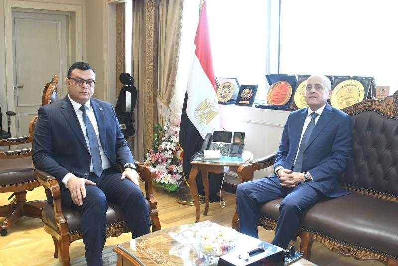 وزير الإسكان يستقبل محافظ الأقصر لمتابعة مشروعات مبادرة ”حياة كريمة”