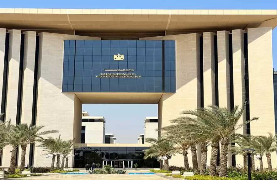 مصر تُدين استهداف ناقلة نفط إماراتية في مضيق هرمز