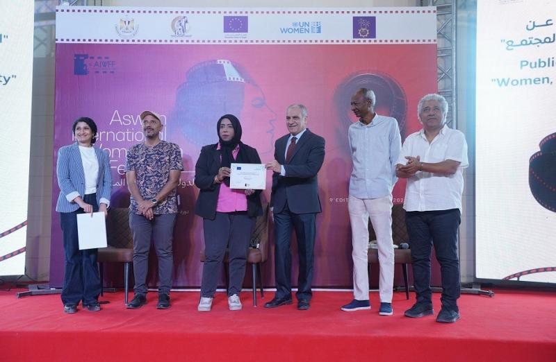 مهرجان أسوان لأفلام المرأة يختتم فعالياته الجماهيرية بإعلان 3 منح للأفلام.. صور