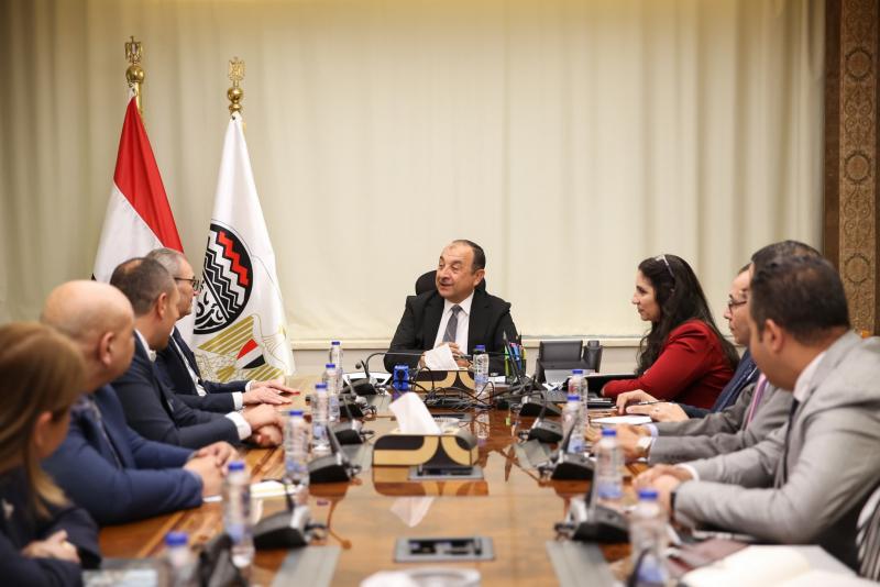 خط أحمر
