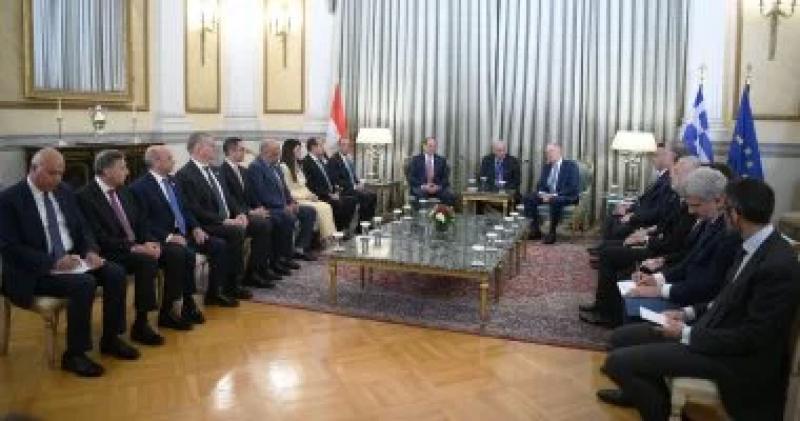 خط أحمر