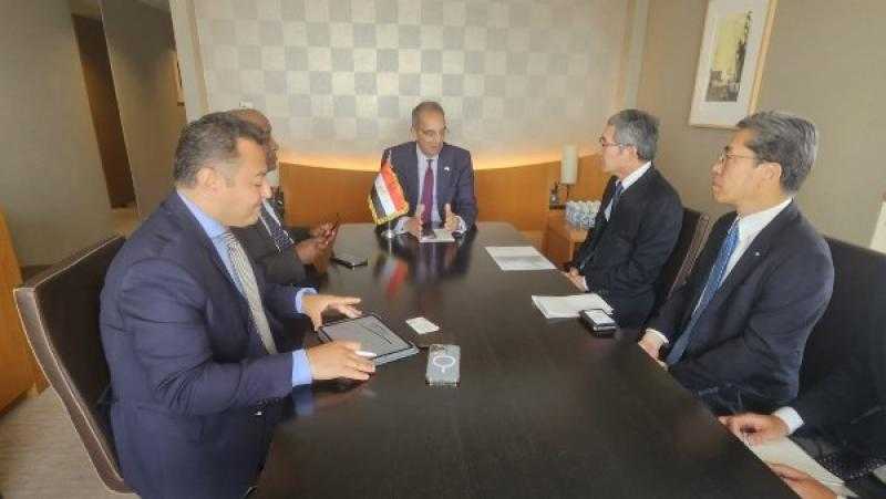 وزير الاتصالات وتكنولوجيا المعلومات يبحث مع رئيس الوكالة اليابانية للتعاون الدولى ”جايكا” التعاون