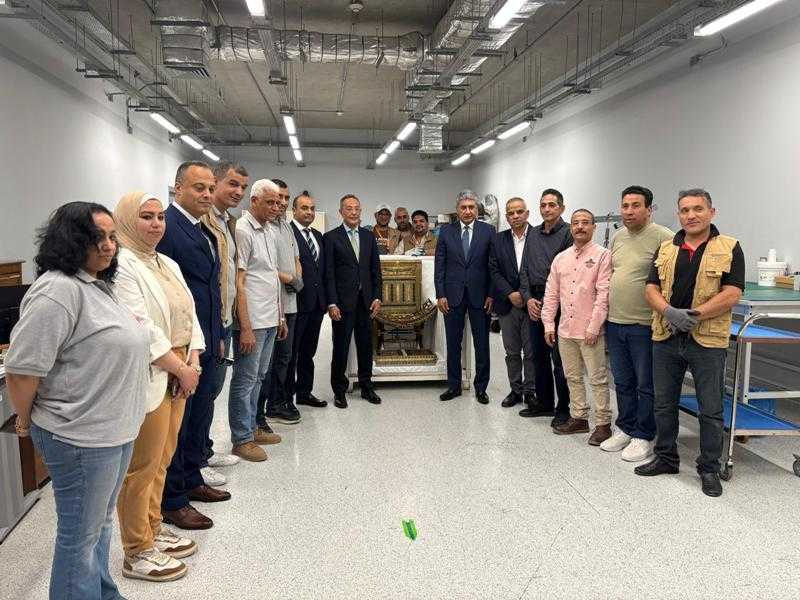 المتحف المصري الكبير يستقبل 163 قطعة من كنوز الملك الذهبي توت عنخ آمون| صور