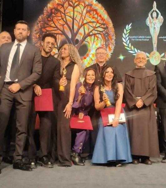 رحلة 404 يحصد خمس جوائز في ختام مهرجان الكاثوليكي للسينما