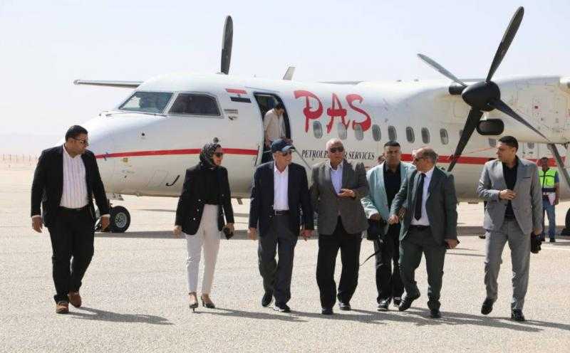 محافظ الوادي الجديد يستقبل مستشار رئيس الجمهورية للتنمية المحلية