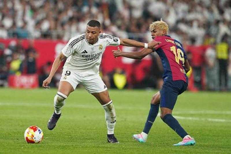 الكلاسيكو الرابع.. برشلونة وريال مدريد وجها لوجه في قمة حاسمة بالليجا