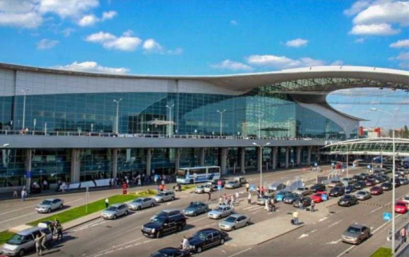 مطار القاهرة يوفر خدمات خاصة للمسافرين الأمهات وأطفالهن الصغار