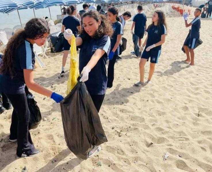 شاطئ السلسلة بالإسكندرية يشهد ثاني فعاليات تنظيف الشواطئ من المخلفات