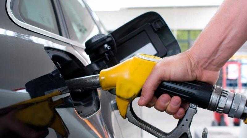 تموين قنا يضبط مخالفة بمحطة وقود تصرفت في 16 طن بنزين