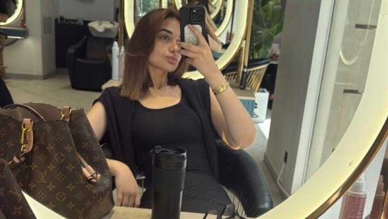 ملك أحمد زاهر تشارك جمهورها كواليس عودتها للعمل