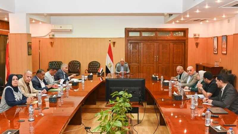 بسبب ارتفاع الحرارة.. ”الري” تجري مناورات بالترع والقناطر استجابة للطلب المتزايد على المياه| صور