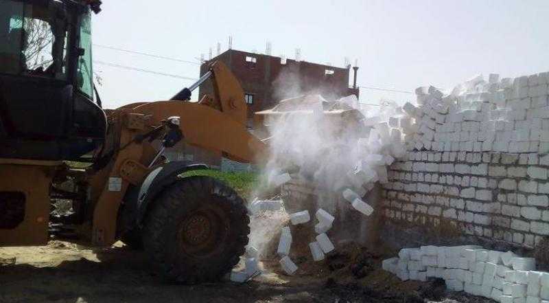 البحيرة.. إزالة 4 تعديات على الأراضي الزراعية في كفر الدوار