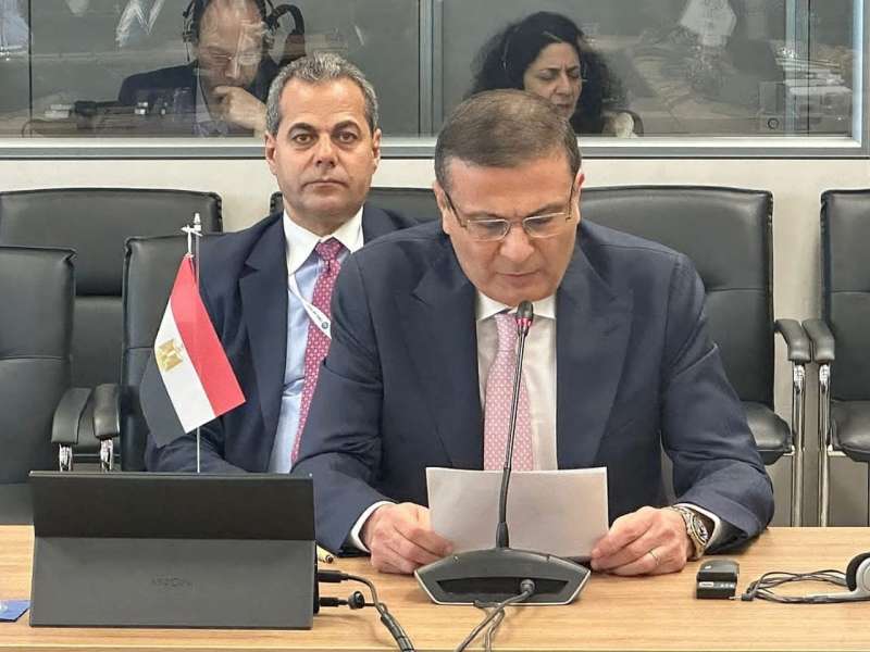 خط أحمر