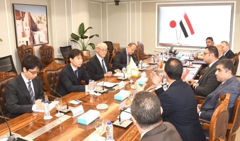 وزير الإسكان يستقبل السفير الياباني بالقاهرة لبحث سبل تعزيز التعاون المشترك بين البلدين