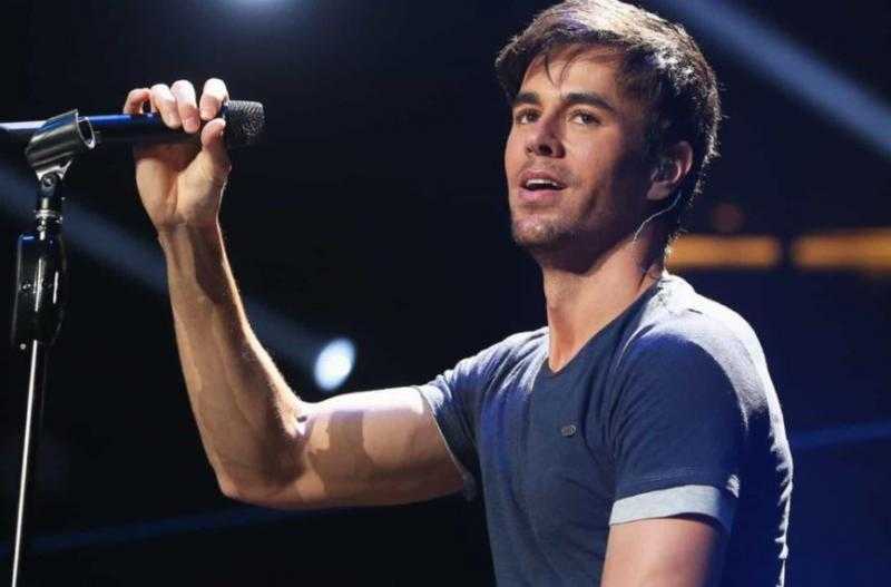 إنريكي إجليسياس يحيي حفلا غنائيا في أبو ظبي نوفمبر المقبل