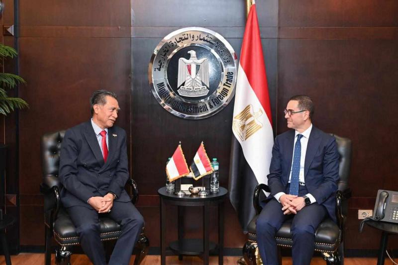 خط أحمر