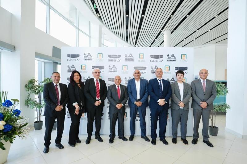 البنك الأهلي المصري يوقع بروتوكول مع مجموعة ابوغالى موتورز لتوريد وتسليم سيارات ”جيلي” بمصر