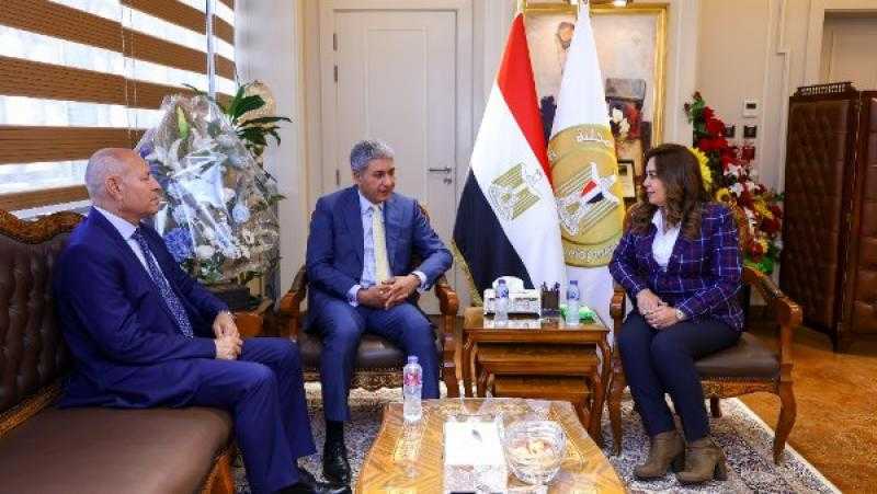وزيرا السياحة والآثار والتنمية المحلية يبحثان آلية محددة لتحصيل الرسوم من المنشآت الفندقية والسياحية