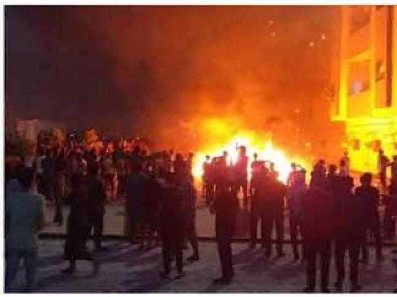 تقارير إعلامية: إطلاق الرصاص على المتظاهرين أمام مجلس الوزراء بالعاصمة الليبية طرابلس