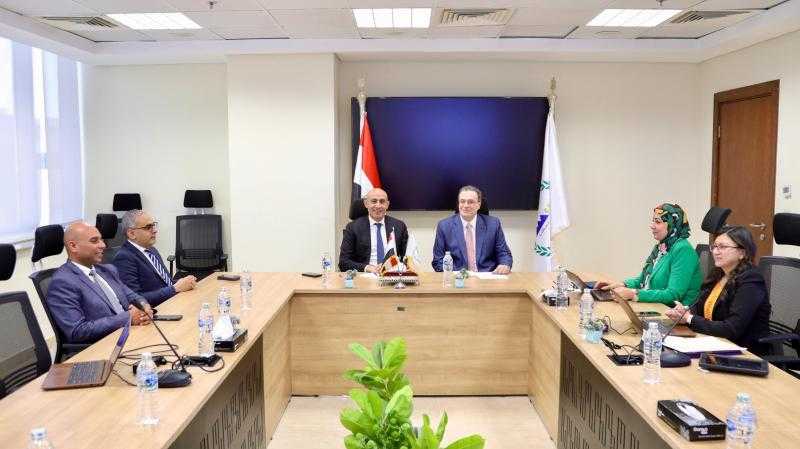 رفع الحد الأقصى لسن المتقدم في مسابقة شغل وظائف ”معلم مساعد” من معلمي الحصة حتى 45 عامًا