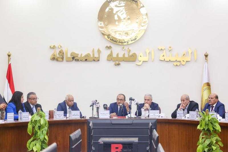 وزير قطاع الأعمال العام يستعرض استراتيجية العمل لتطوير الشركات التابعة وتحقيق الاستدامة