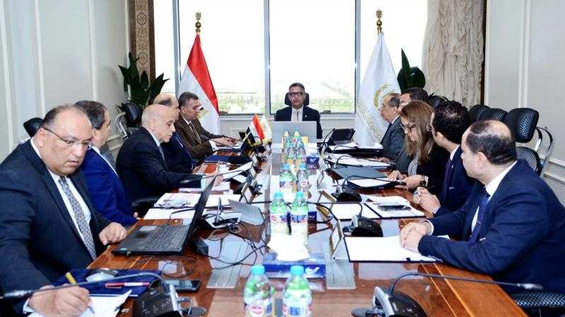 وزير التموين يجتمع برئيسي ”النيل” و”الإسكندرية” للمجمعات الاستهلاكية لمتابعة توفير السلع